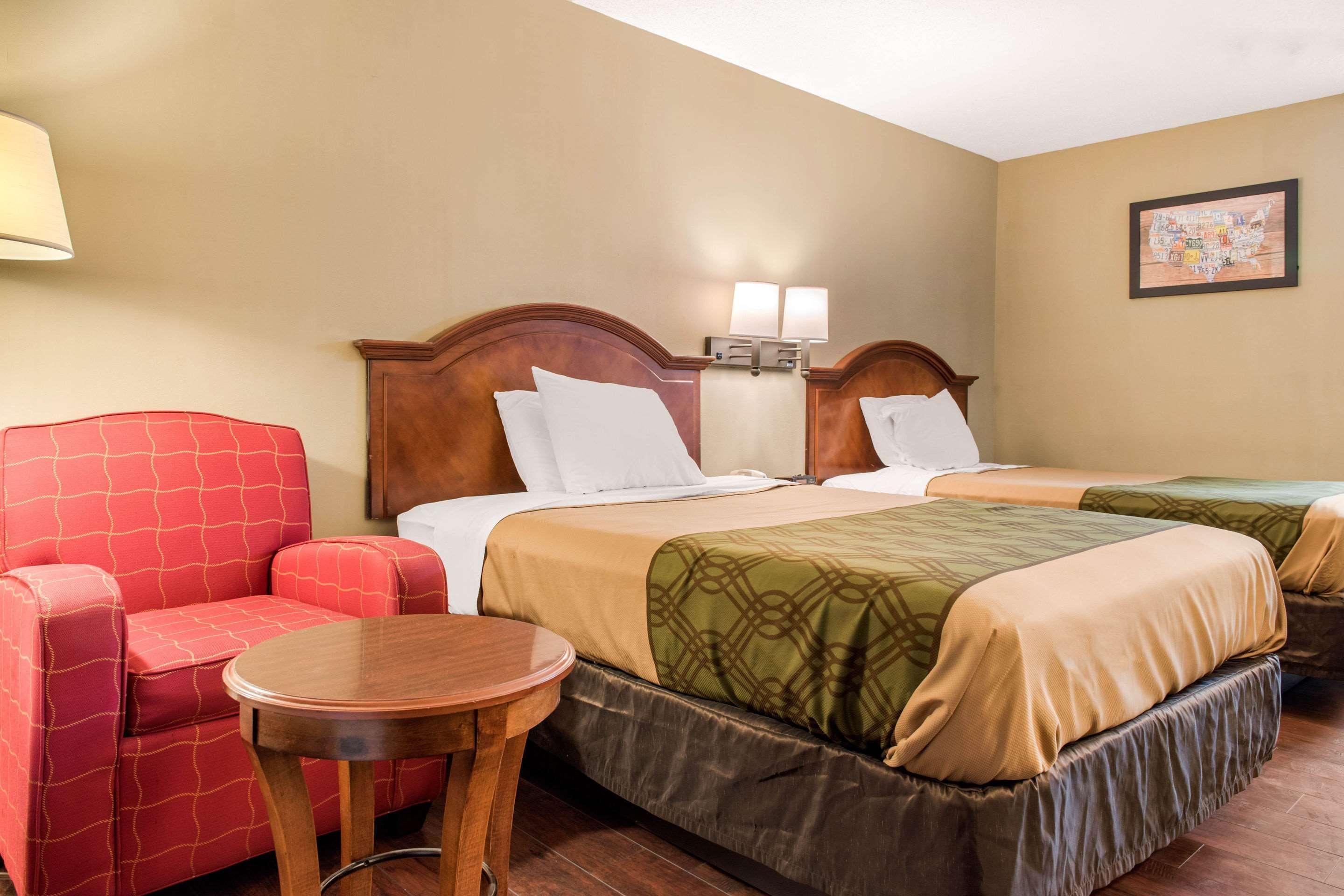 Econo Lodge Holland Bagian luar foto