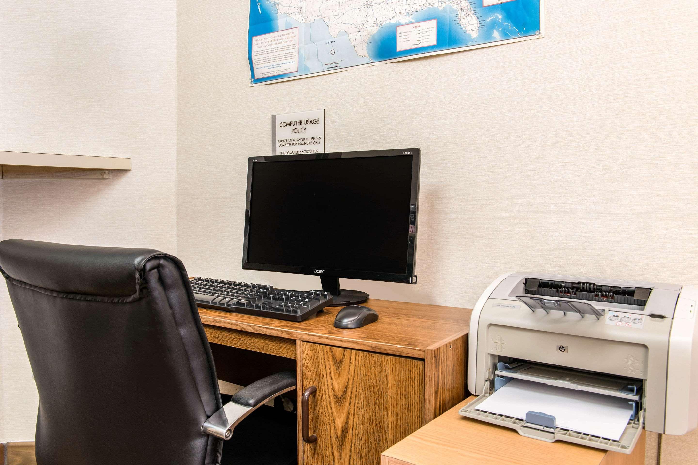 Econo Lodge Holland Bagian luar foto