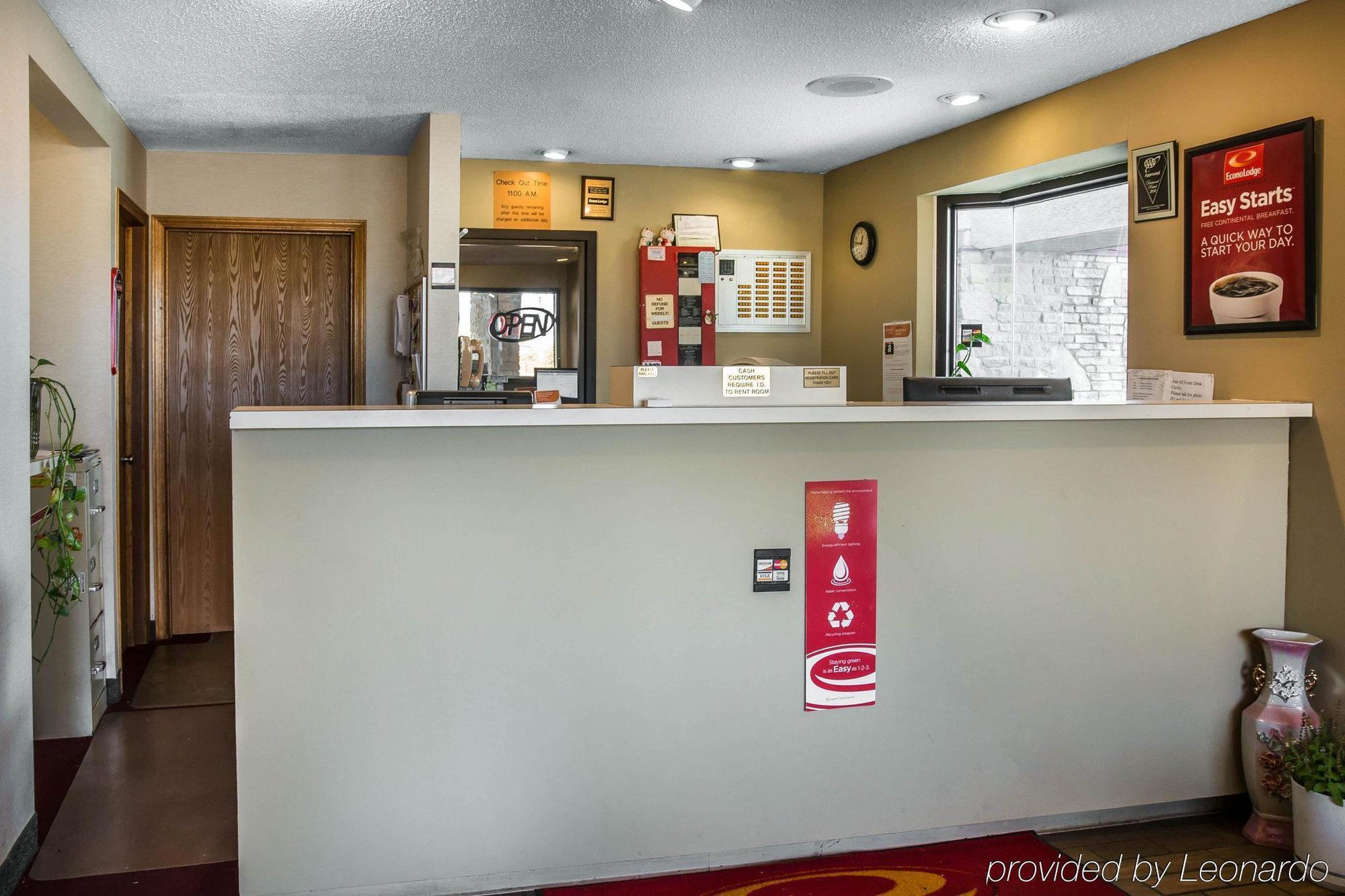 Econo Lodge Holland Bagian luar foto