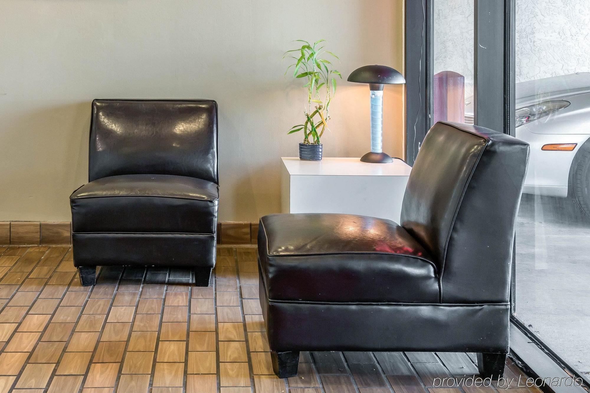 Econo Lodge Holland Bagian luar foto